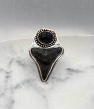 Load image into Gallery viewer, Size 7.75 | Shark Tooth &amp; Onyx