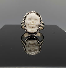 Load image into Gallery viewer, Size 8 | Howlite Skull