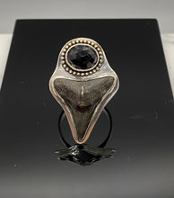 Load image into Gallery viewer, Size 7.75 | Shark Tooth &amp; Onyx