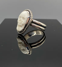 Load image into Gallery viewer, Size 8 | Howlite Skull