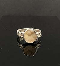 Load image into Gallery viewer, Size 6.5 | Druzy Round Ring (a)